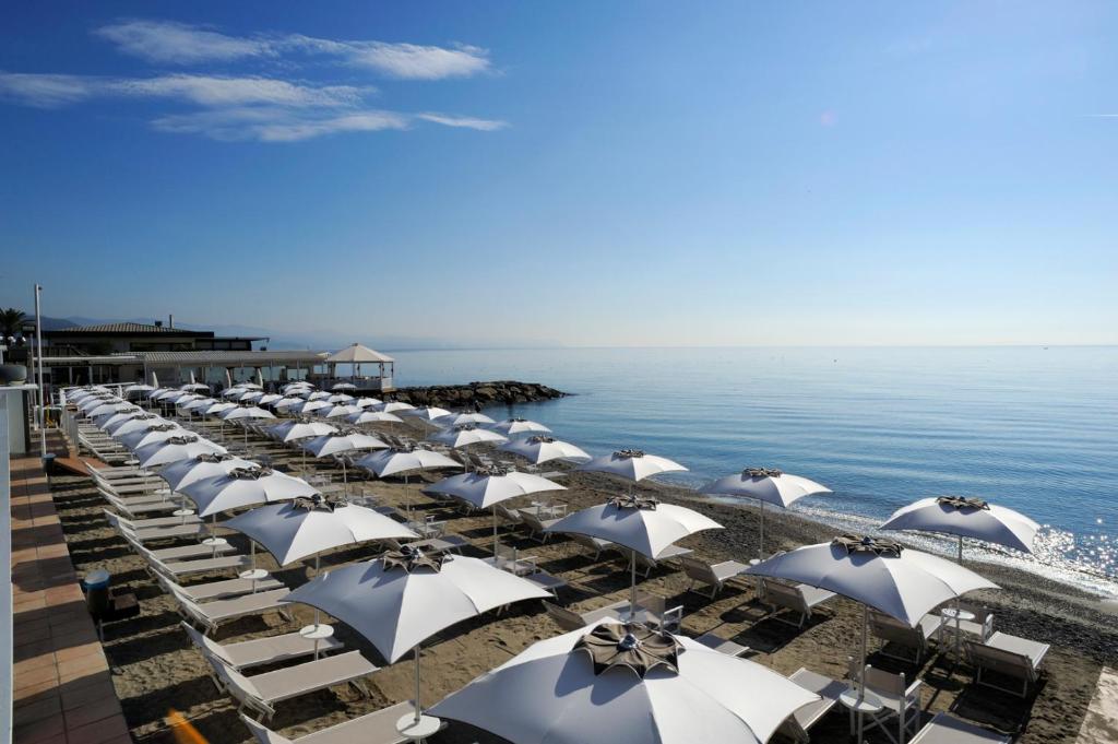 Appartamenti Villaggio Internazionale Hotel ad Albenga con Spiaggia Privata