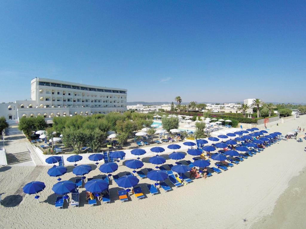 Del Levante Hotel a Torre Canne con Spiaggia Privata