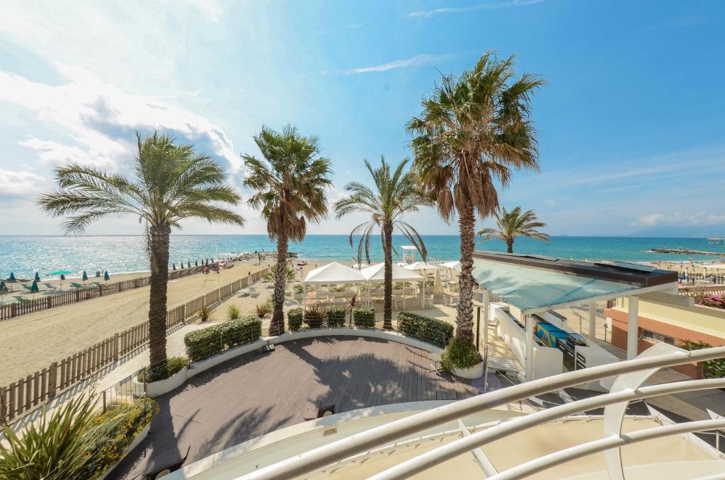 Hotel De La Plage a Pietra Ligure con Spiaggia Privata