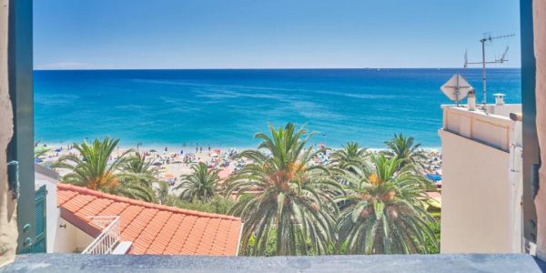 Hotel Medusa a Finale Ligure con Spiaggia Privata