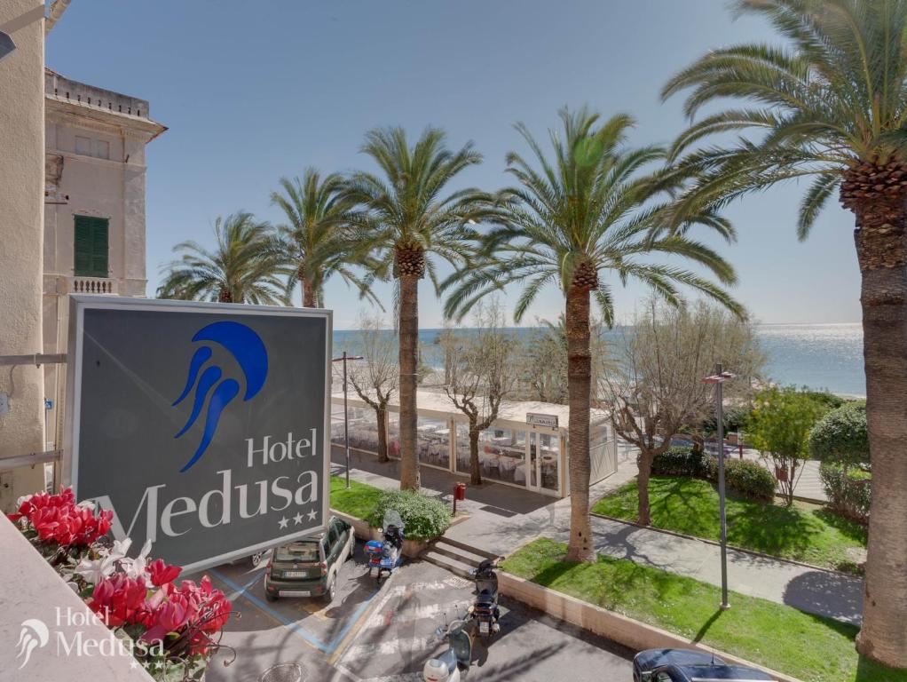 Hotel Medusa Finale Ligure Spiaggia Privata