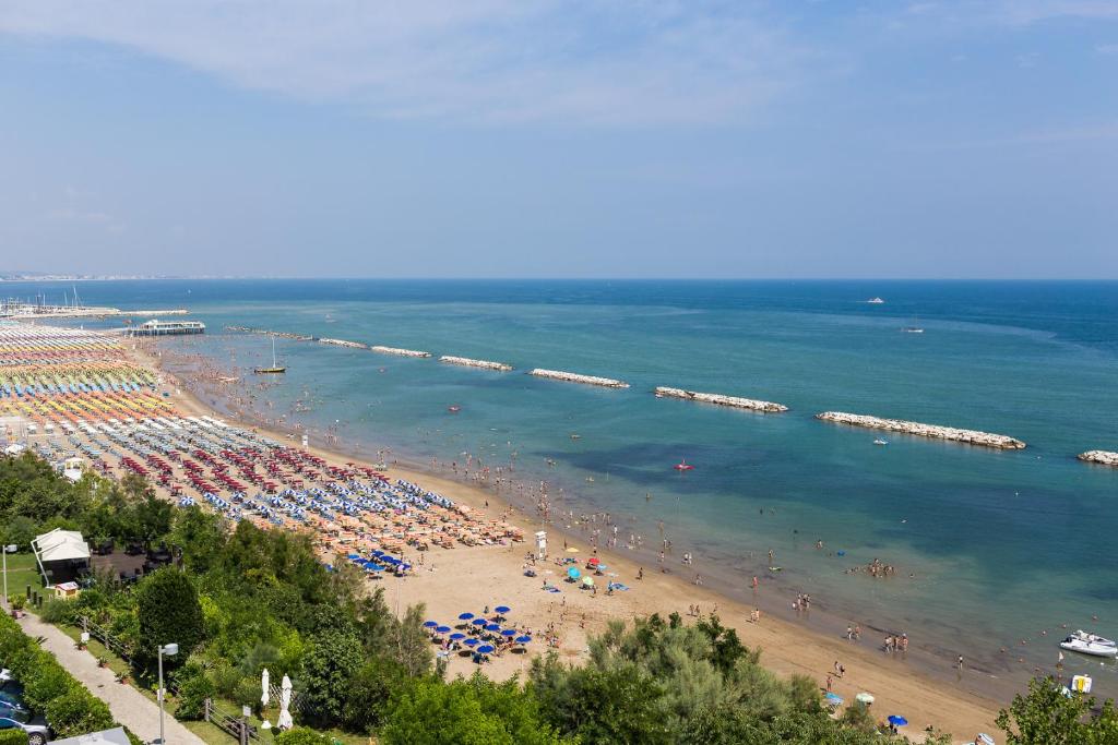 Hotel Promenade a Gabicce Mare con Spiaggia Privata