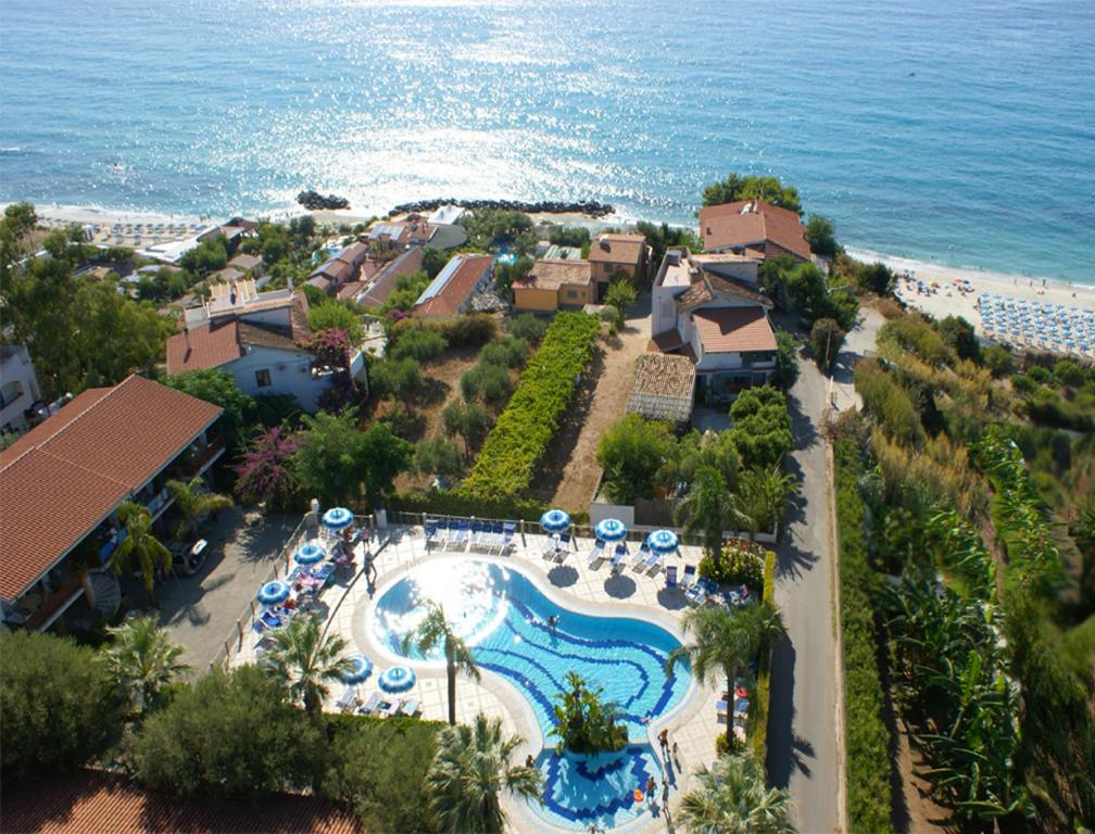 Hotel Tonicello Resort & SPA a Capo Vaticano con Spiaggia Privata