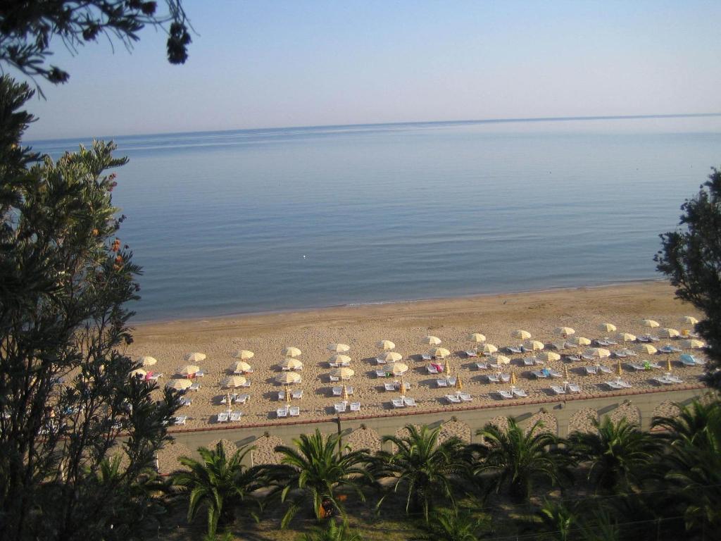 Hotel Villaggio Ripa a Rodi Garganico con Spiaggia Privata