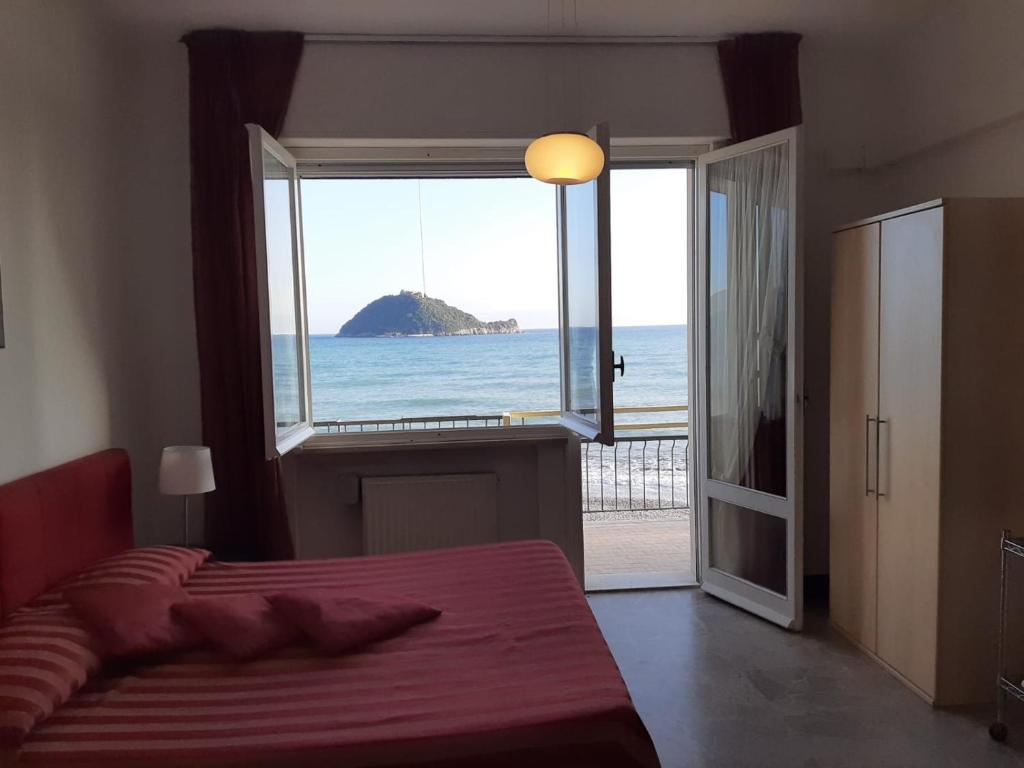 Residence Sole Hotel ad Albenga con Spiaggia Privata