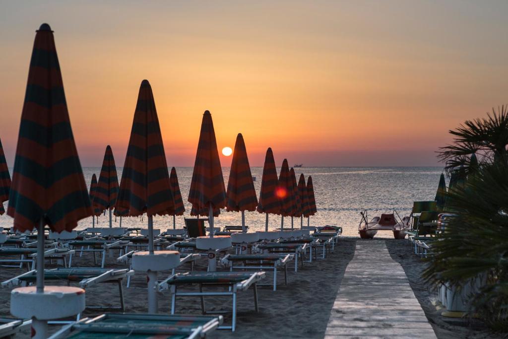 Residence Torre Del Mar Hotel ad Alba Adriatica con Spiaggia Privata
