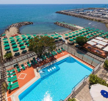 Spiaggia Privata Hotel Bellevue Et Mediterranée Diano Marina