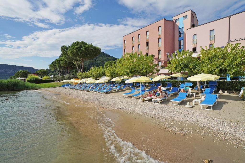 Sportsman Hotel a Bardolino con Spiaggia Privata